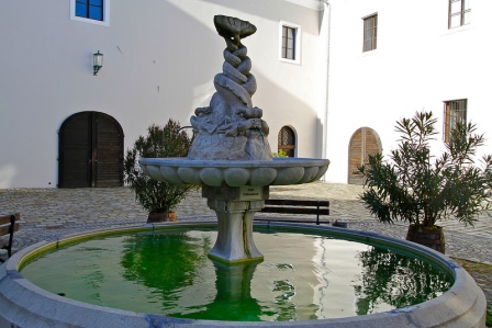 Brunnen-Schloss